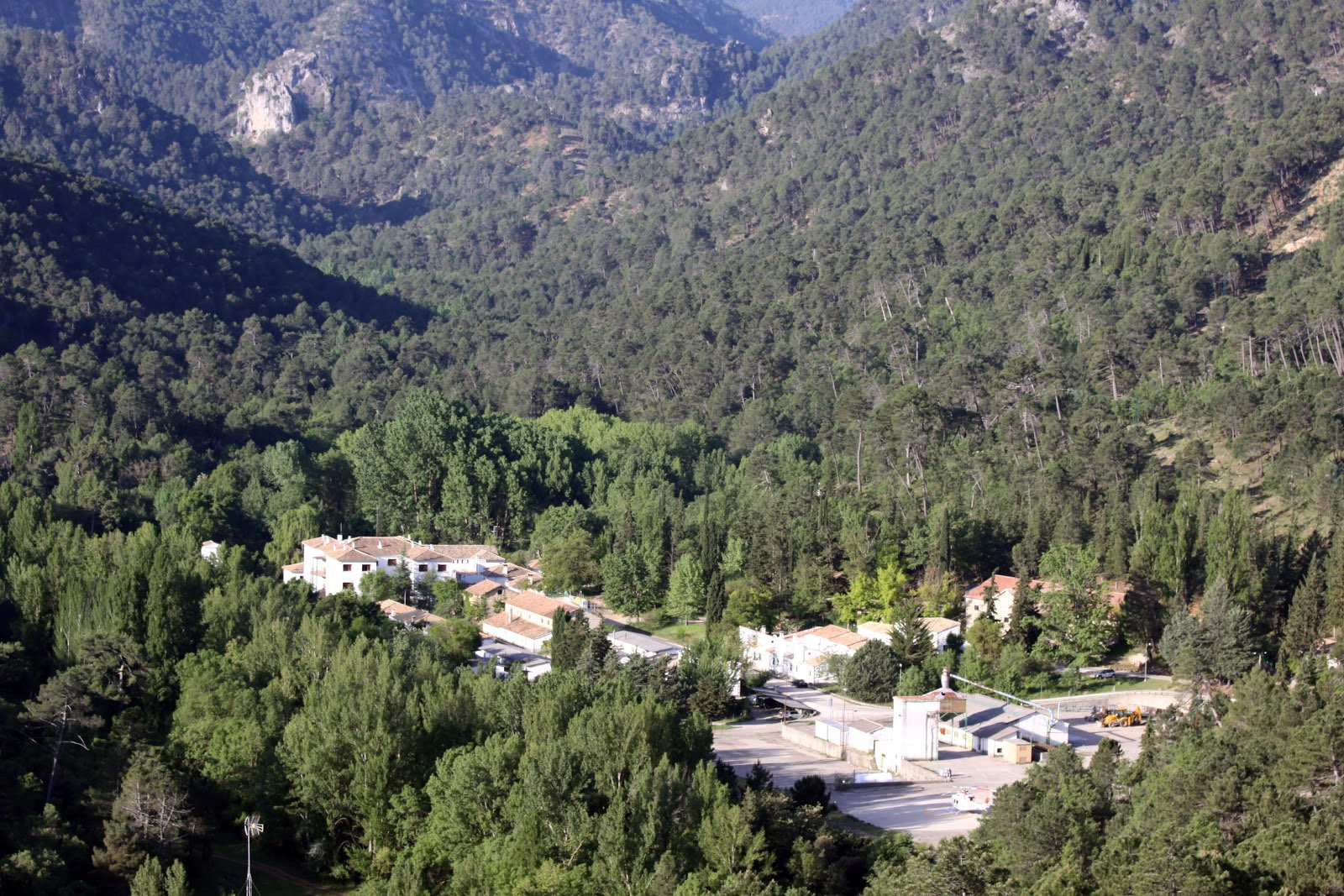 SALE A LICITACIÓN LA EJECUCIÓN DE OBRAS CEDEFO CAZORLA PARA VIGILANCIA Y MANTENIMIENTO DEL MONTE, DETECCIÓN Y EXTINCIÓN DE INCEDIOS.